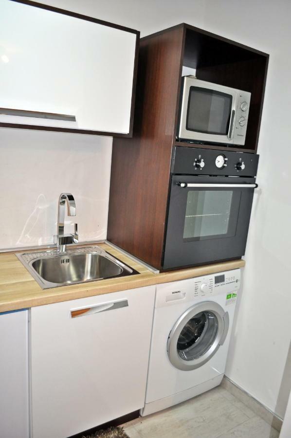 Apartman Dina Apartment Tuzla Exterior photo