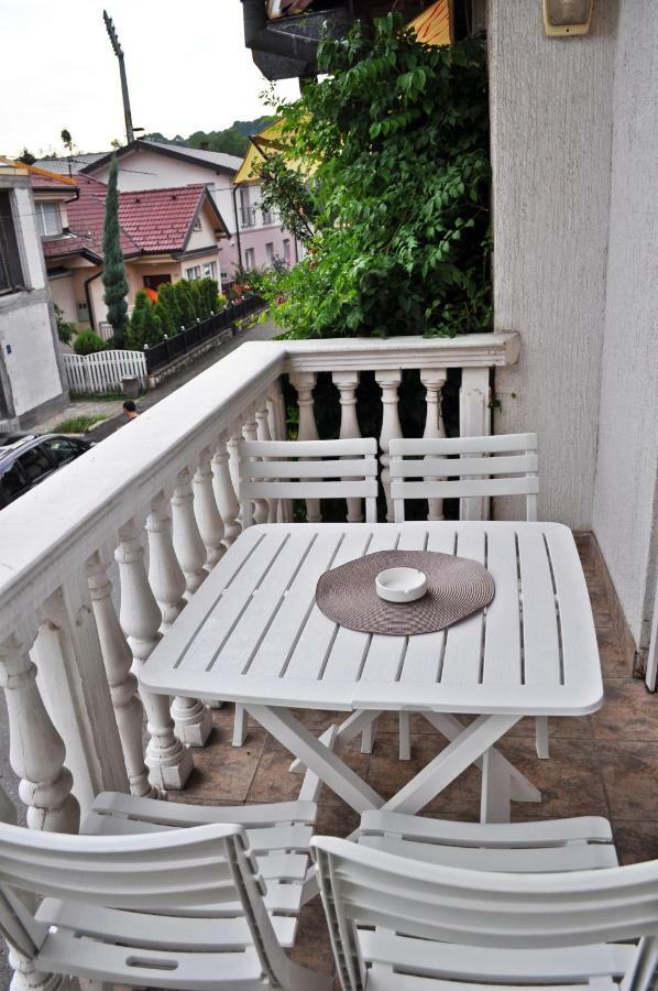Apartman Dina Apartment Tuzla Exterior photo
