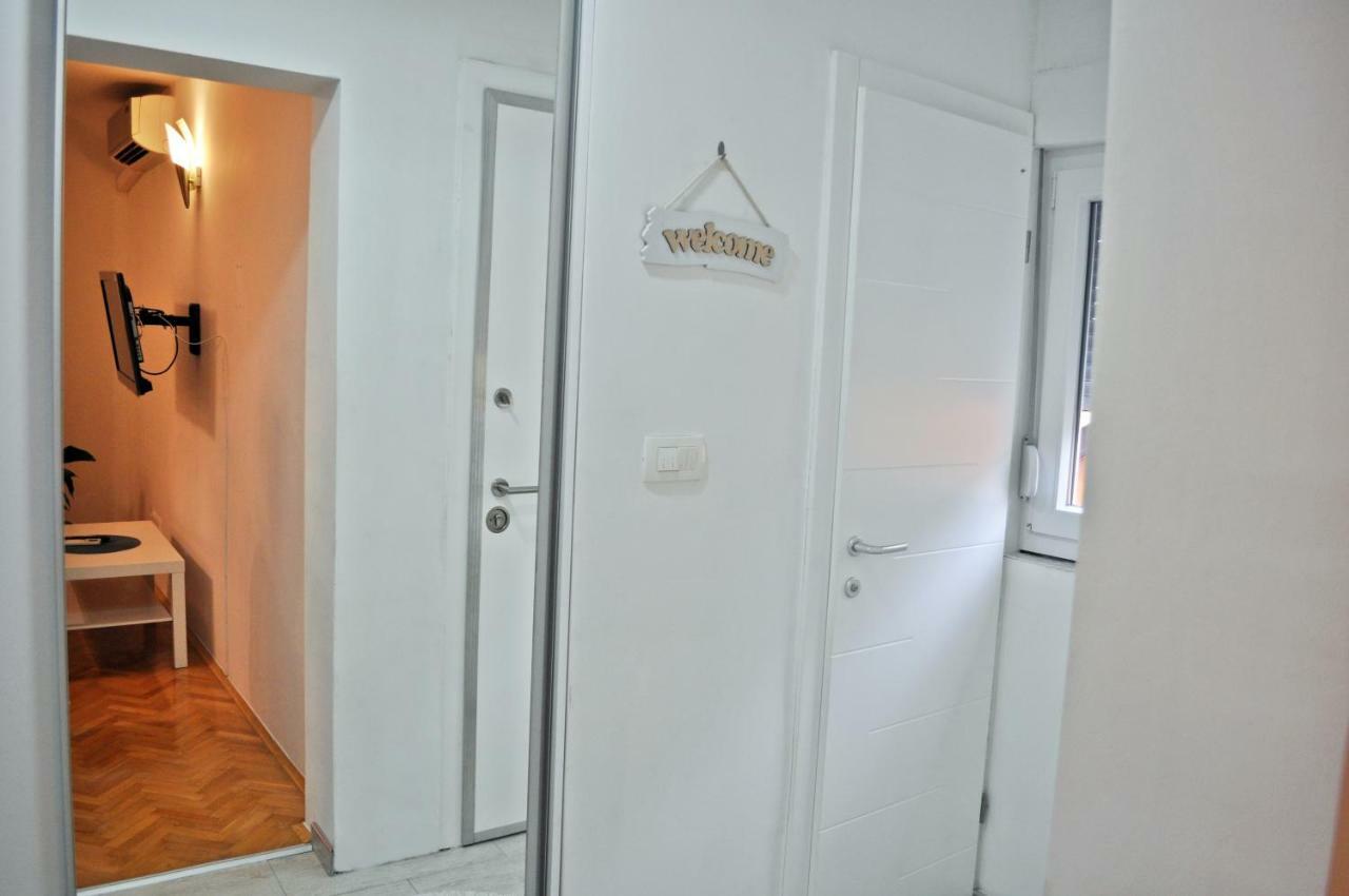 Apartman Dina Apartment Tuzla Exterior photo