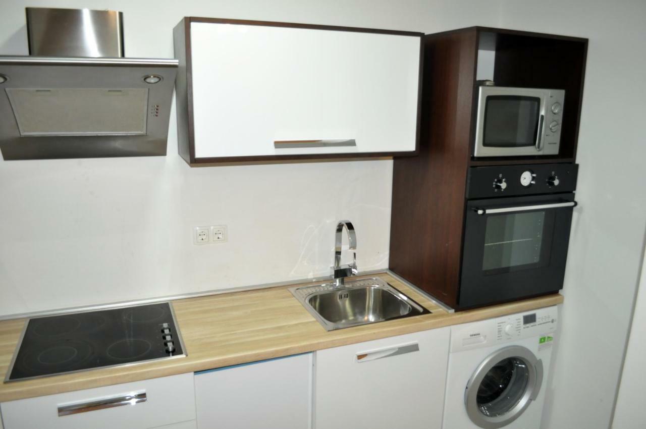 Apartman Dina Apartment Tuzla Exterior photo