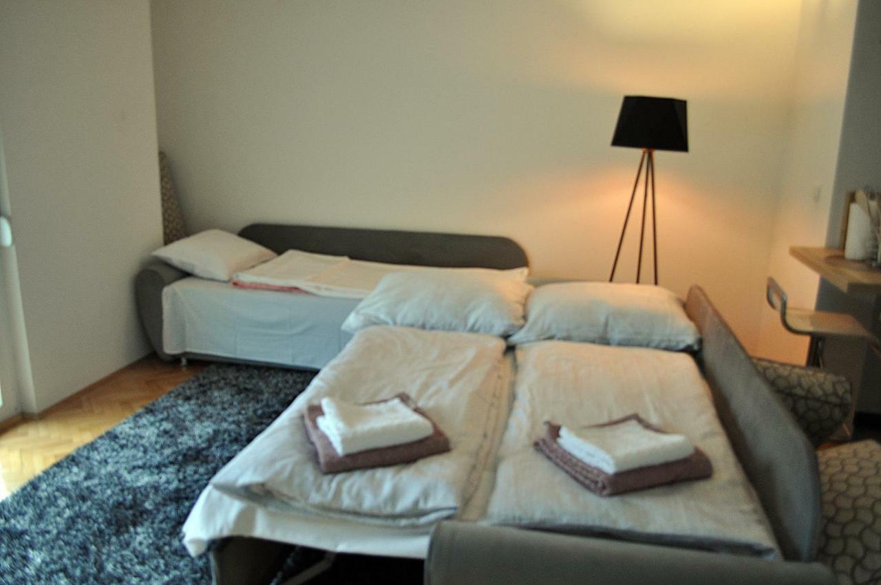 Apartman Dina Apartment Tuzla Exterior photo